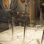 img-reading-public-museum-arms-and-armor